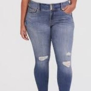 Torrid Premium distressed Jeggings Sz 16